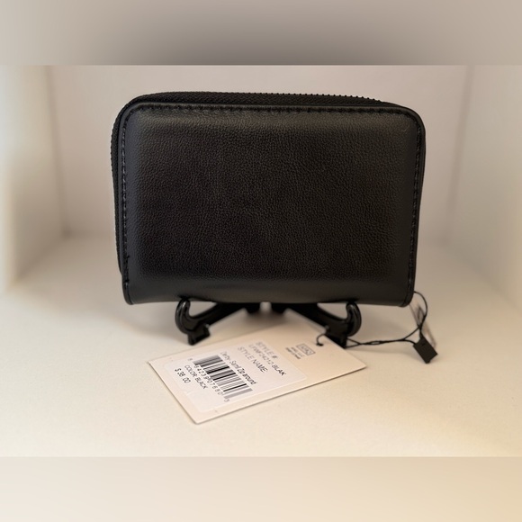 London Fog Collection Derby Small Zip Around Wallet - Picture 5 of 7